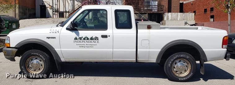 image for item EN9882 1999 Ford Ranger SuperCab pickup truck