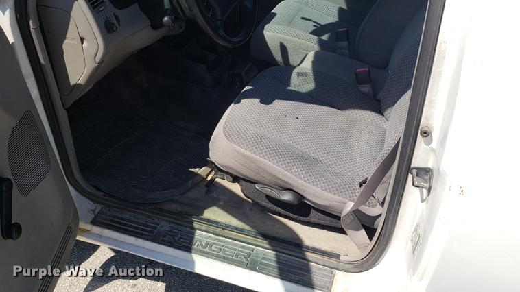 image for item EN9882 1999 Ford Ranger SuperCab pickup truck