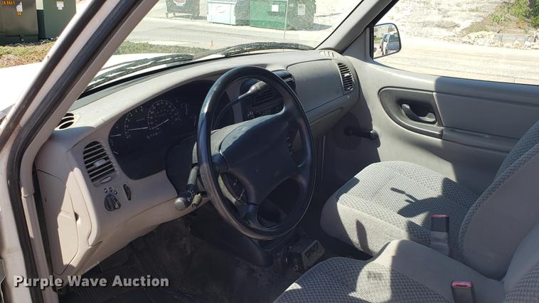 image for item EN9882 1999 Ford Ranger SuperCab pickup truck