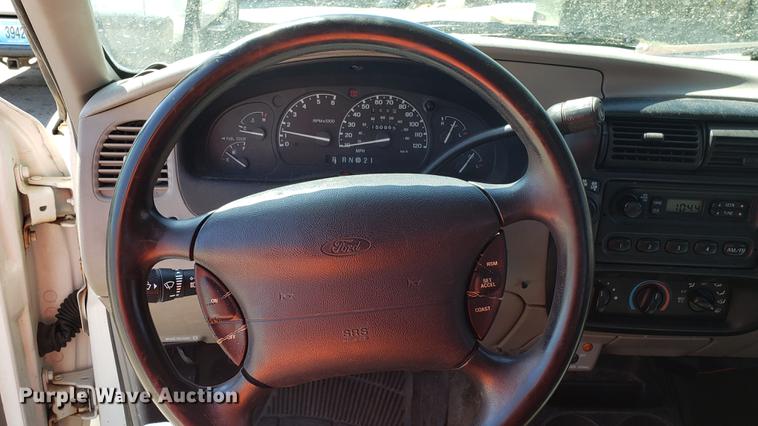 image for item EN9882 1999 Ford Ranger SuperCab pickup truck