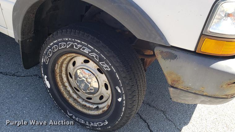 image for item EN9882 1999 Ford Ranger SuperCab pickup truck