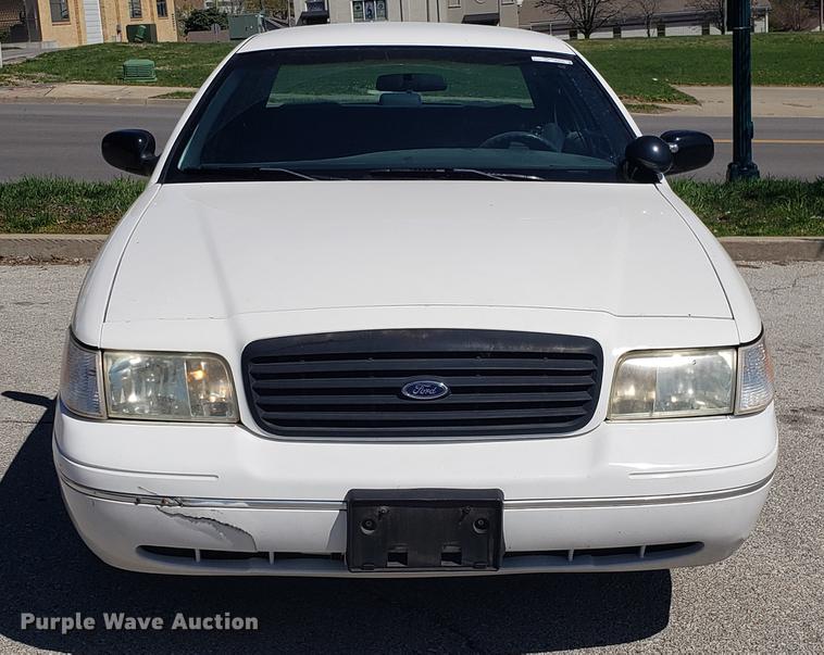 image for item EN9884 1998 Ford Crown Victoria Police Interceptor