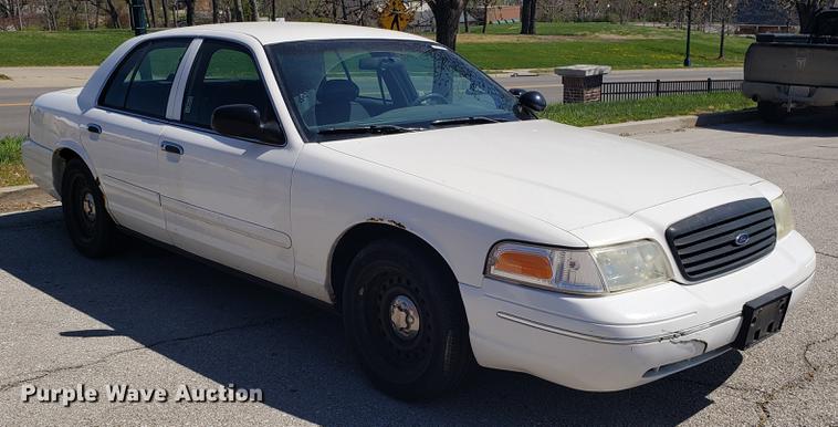 image for item EN9884 1998 Ford Crown Victoria Police Interceptor