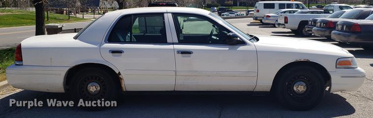 image for item EN9884 1998 Ford Crown Victoria Police Interceptor