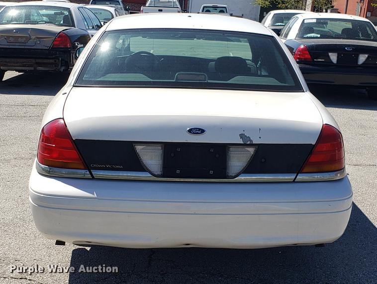 image for item EN9884 1998 Ford Crown Victoria Police Interceptor