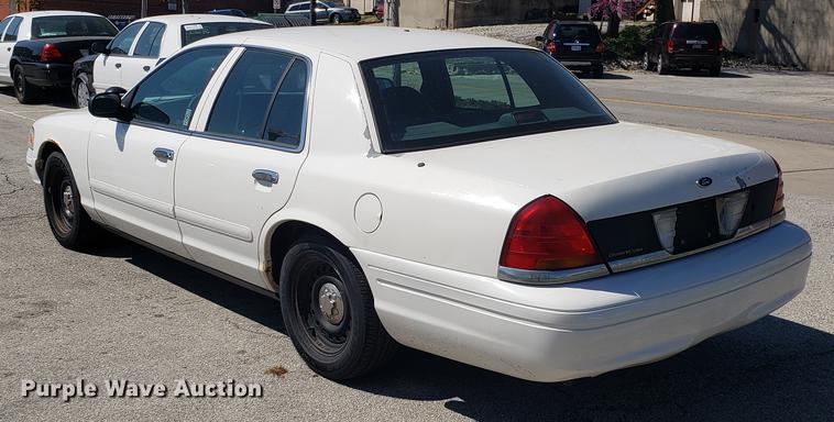 image for item EN9884 1998 Ford Crown Victoria Police Interceptor
