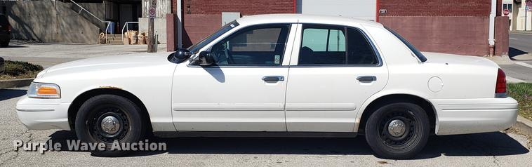 image for item EN9884 1998 Ford Crown Victoria Police Interceptor