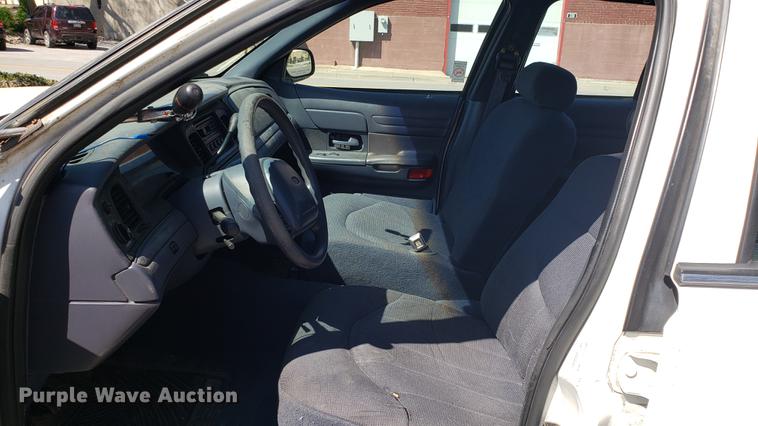 image for item EN9884 1998 Ford Crown Victoria Police Interceptor