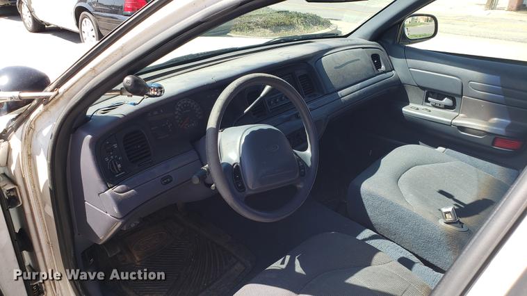 image for item EN9884 1998 Ford Crown Victoria Police Interceptor
