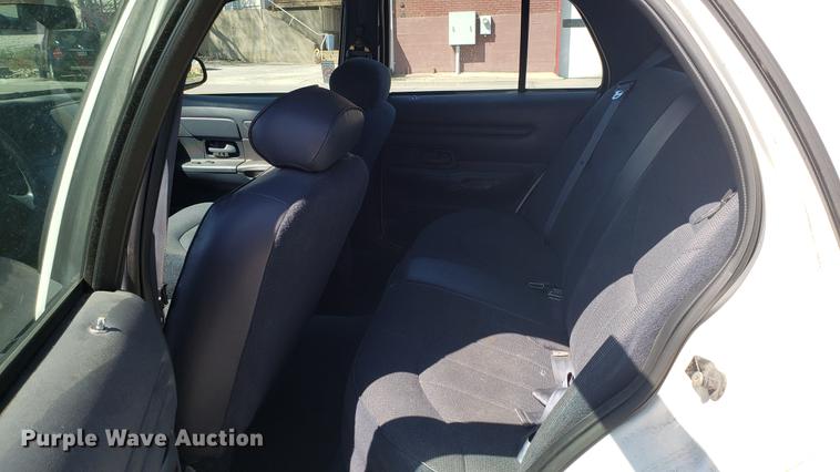image for item EN9884 1998 Ford Crown Victoria Police Interceptor