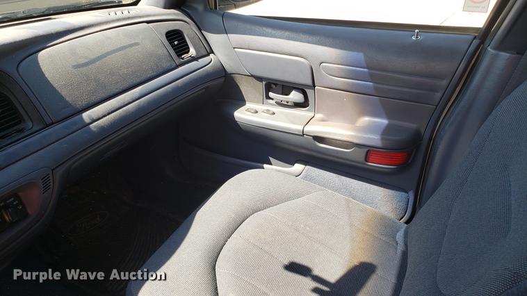 image for item EN9884 1998 Ford Crown Victoria Police Interceptor