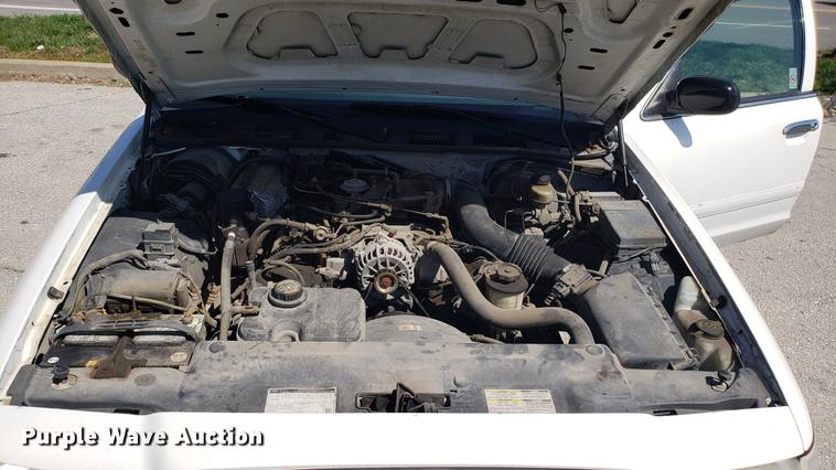 image for item EN9884 1998 Ford Crown Victoria Police Interceptor
