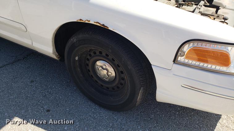 image for item EN9884 1998 Ford Crown Victoria Police Interceptor