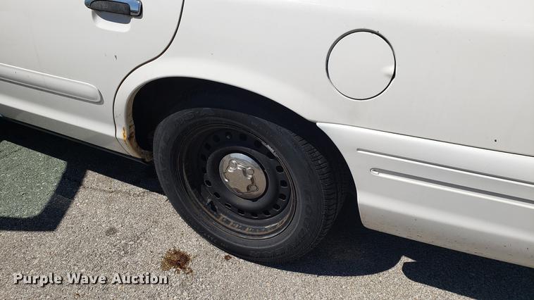 image for item EN9884 1998 Ford Crown Victoria Police Interceptor