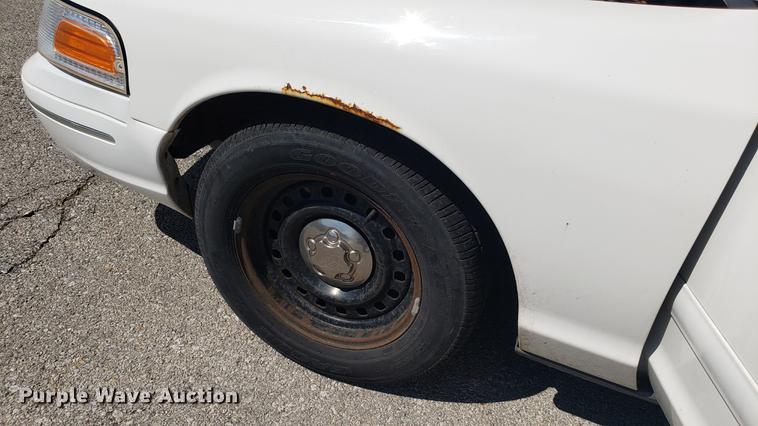 image for item EN9884 1998 Ford Crown Victoria Police Interceptor
