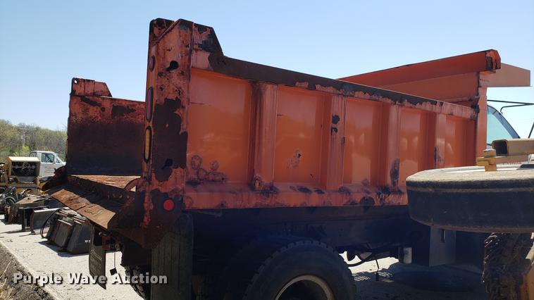 image for item EN9887 1991 Chevrolet Kodiak C6500 dump truck