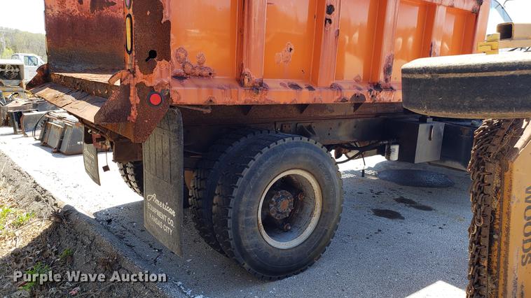 image for item EN9887 1991 Chevrolet Kodiak C6500 dump truck