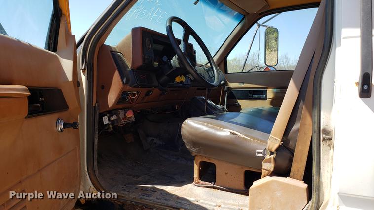 image for item EN9887 1991 Chevrolet Kodiak C6500 dump truck