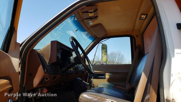 image for item EN9887 1991 Chevrolet Kodiak C6500 dump truck