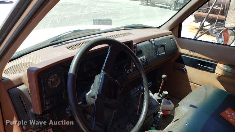 image for item EN9887 1991 Chevrolet Kodiak C6500 dump truck