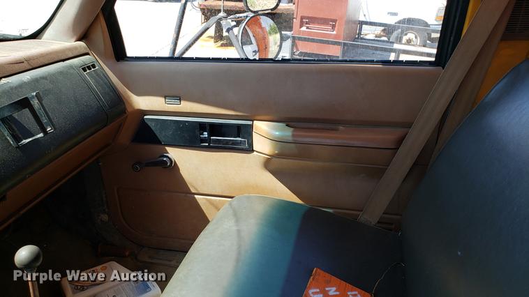 image for item EN9887 1991 Chevrolet Kodiak C6500 dump truck