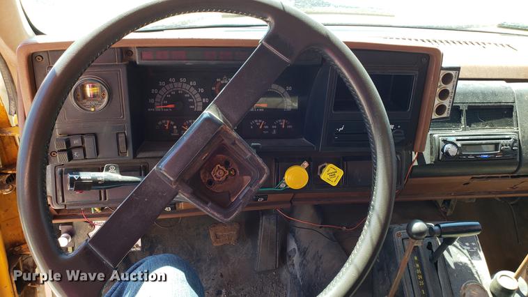 image for item EN9887 1991 Chevrolet Kodiak C6500 dump truck