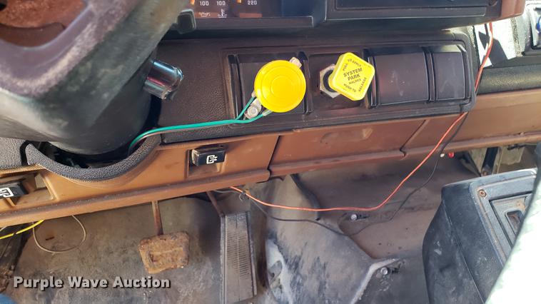 image for item EN9887 1991 Chevrolet Kodiak C6500 dump truck