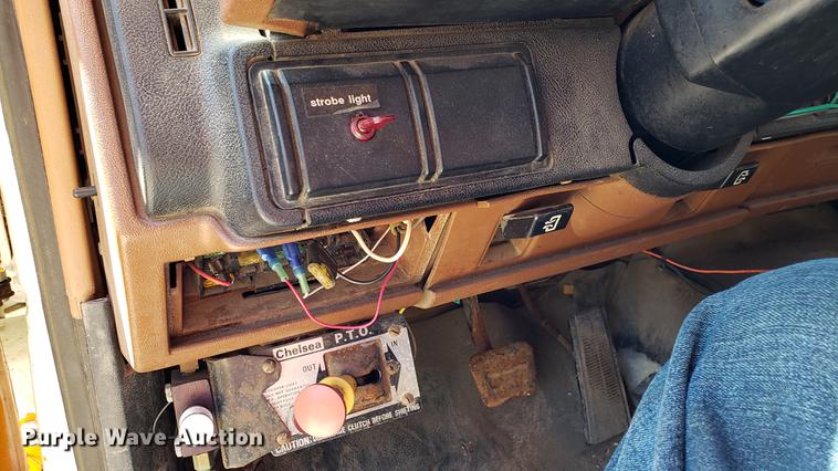 image for item EN9887 1991 Chevrolet Kodiak C6500 dump truck