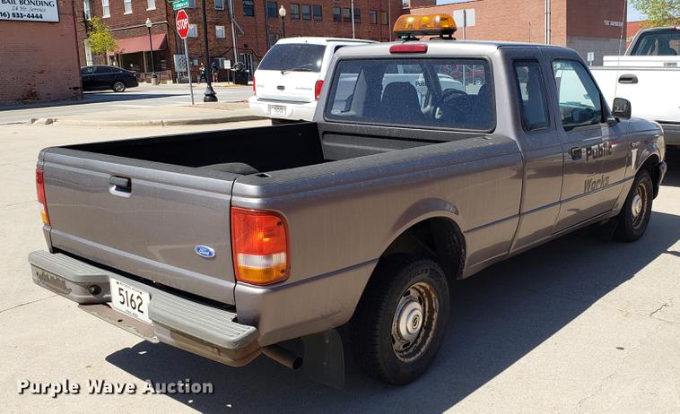 image for item EN9895 1997 Ford Ranger SuperCab pickup truck