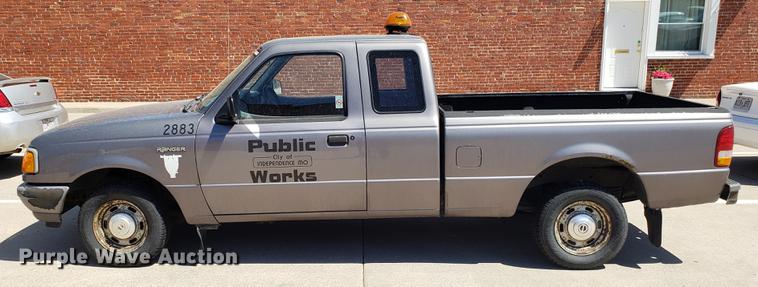image for item EN9895 1997 Ford Ranger SuperCab pickup truck