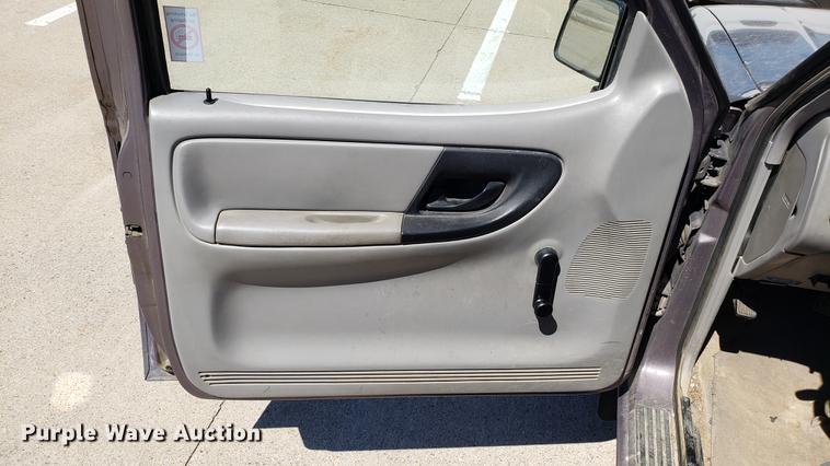 image for item EN9895 1997 Ford Ranger SuperCab pickup truck