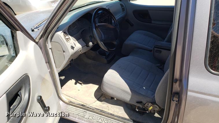 image for item EN9895 1997 Ford Ranger SuperCab pickup truck