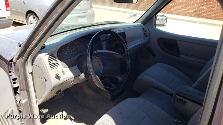 image for item EN9895 1997 Ford Ranger SuperCab pickup truck