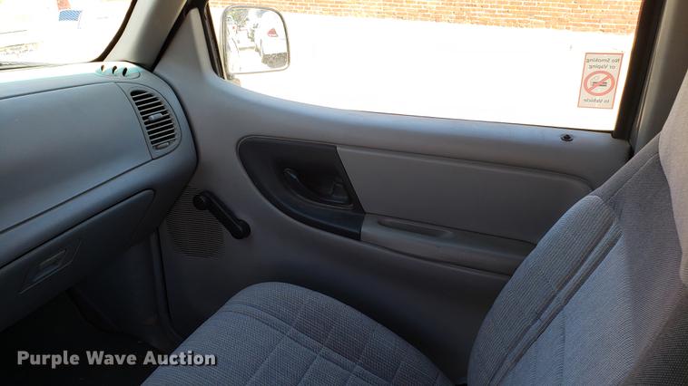 image for item EN9895 1997 Ford Ranger SuperCab pickup truck