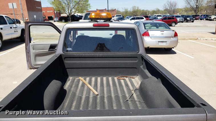 image for item EN9895 1997 Ford Ranger SuperCab pickup truck