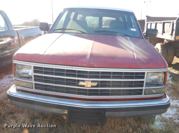 image for item EZ9752 1993 Chevrolet Suburban C2500 SUV