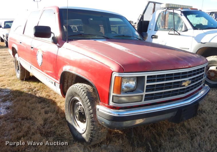 image for item EZ9752 1993 Chevrolet Suburban C2500 SUV