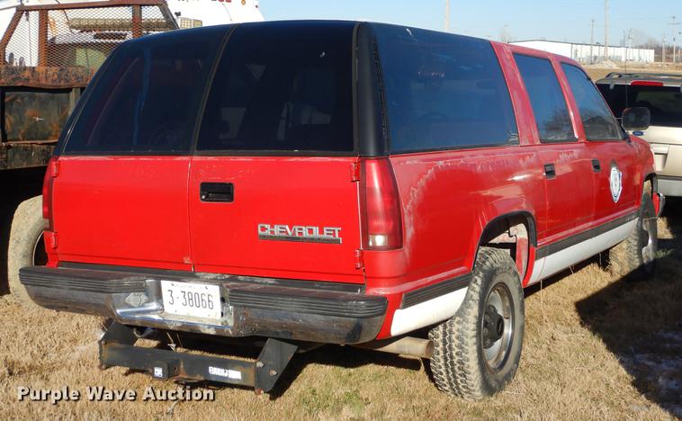 image for item EZ9752 1993 Chevrolet Suburban C2500 SUV