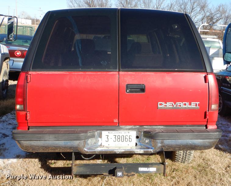 image for item EZ9752 1993 Chevrolet Suburban C2500 SUV