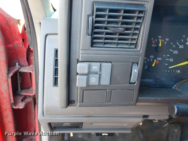 image for item EZ9752 1993 Chevrolet Suburban C2500 SUV