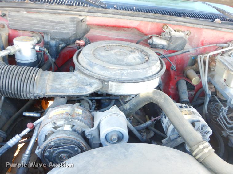 image for item EZ9752 1993 Chevrolet Suburban C2500 SUV