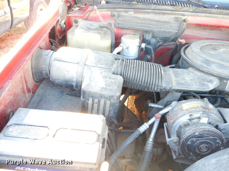 image for item EZ9752 1993 Chevrolet Suburban C2500 SUV