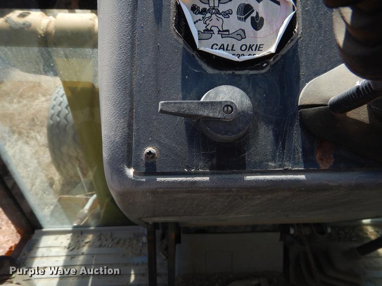 image for item EZ9754 Ford 555D industrial tractor