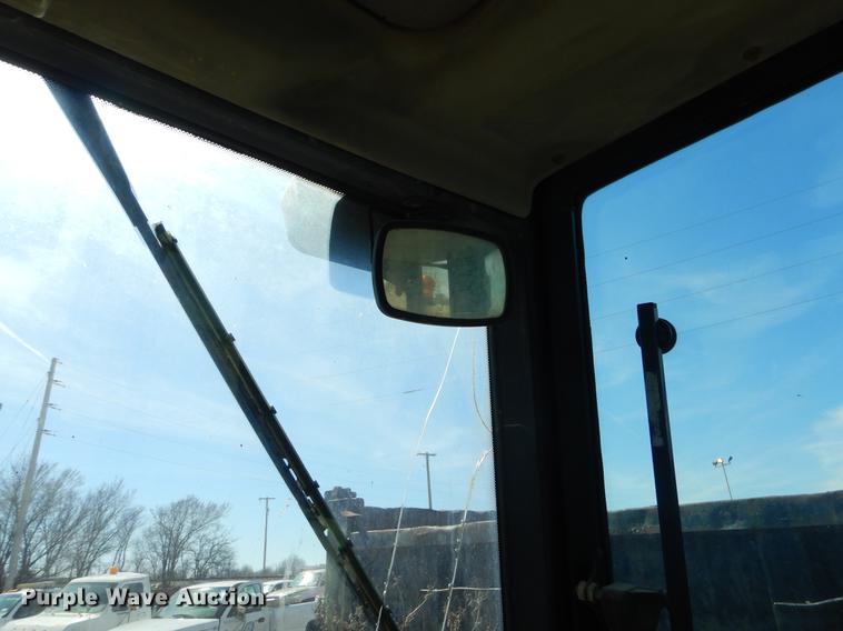 image for item EZ9754 Ford 555D industrial tractor