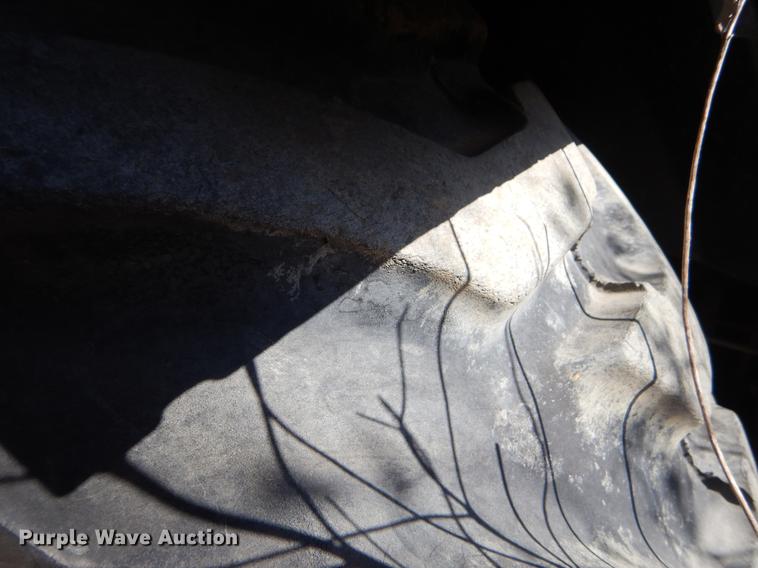 image for item EZ9754 Ford 555D industrial tractor