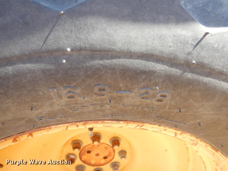 image for item EZ9754 Ford 555D industrial tractor