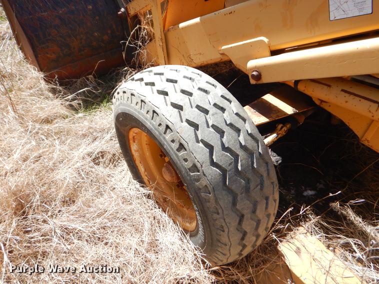 image for item EZ9754 Ford 555D industrial tractor