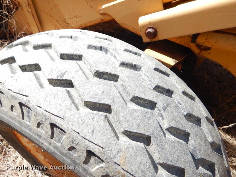 image for item EZ9754 Ford 555D industrial tractor