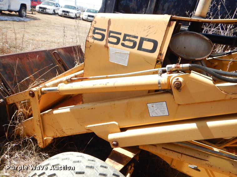 image for item EZ9754 Ford 555D industrial tractor