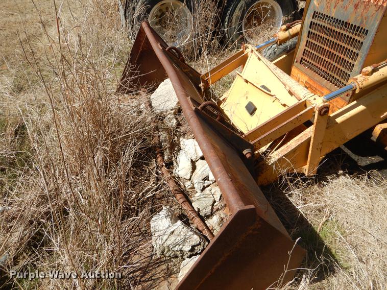 image for item EZ9754 Ford 555D industrial tractor